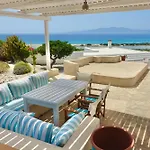 Kamari Villa *