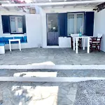 Kamari Villa *