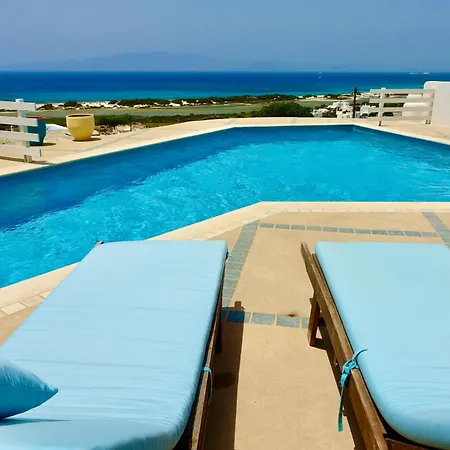 Kamari Villa *
