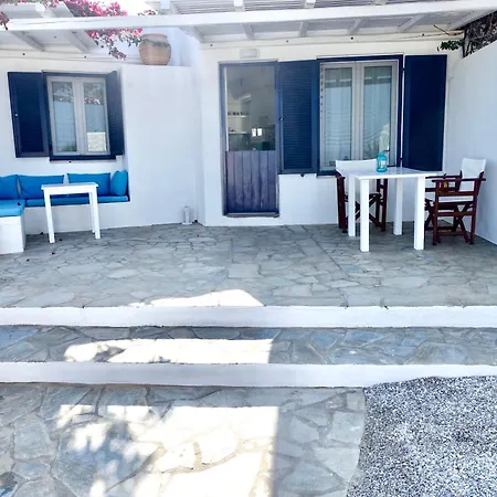 Kamari Villa *