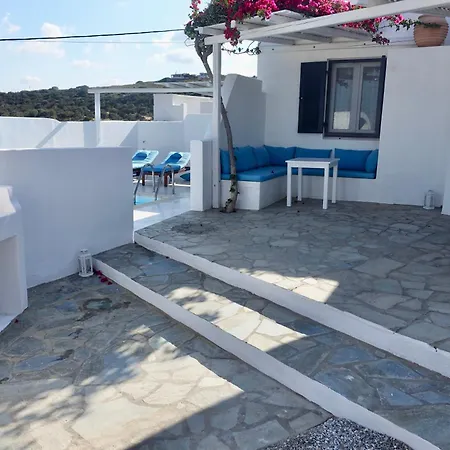 Kamari Villa *